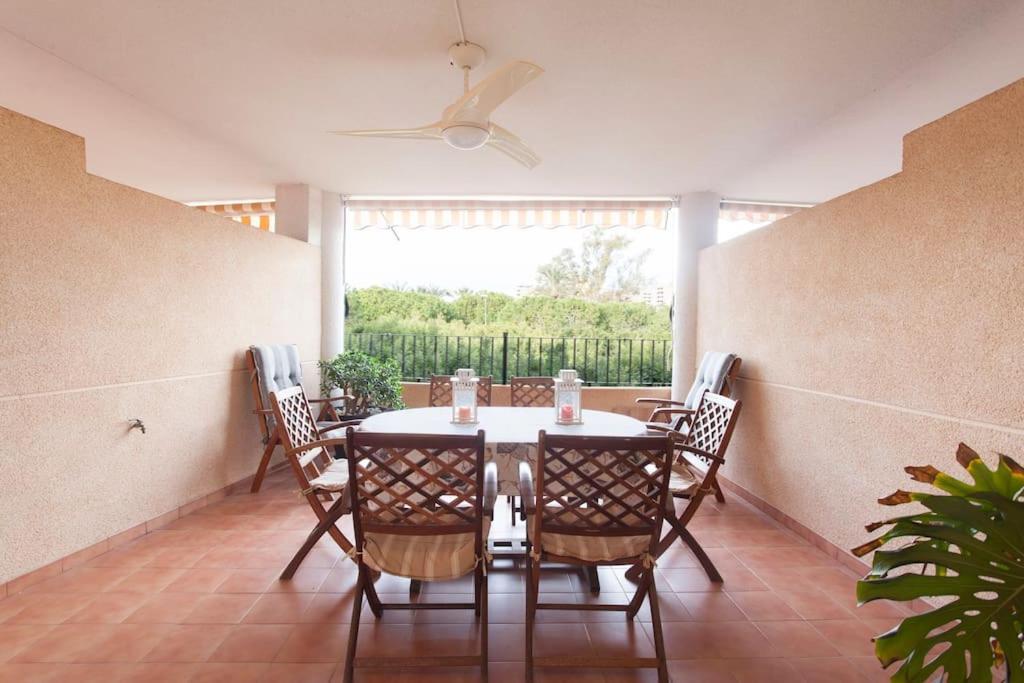 Elegante Apartamento Muy Cerca De La Playa Valencia Exterior photo